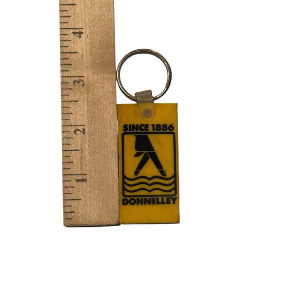 Vintage Donnelley Advertising Keychain Yellow Pages Style Logo Promo Key Ring - Picture 5 of 5
